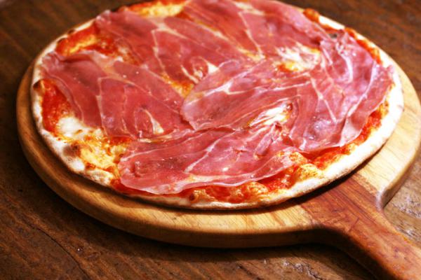 Pizza fit con prosciutto